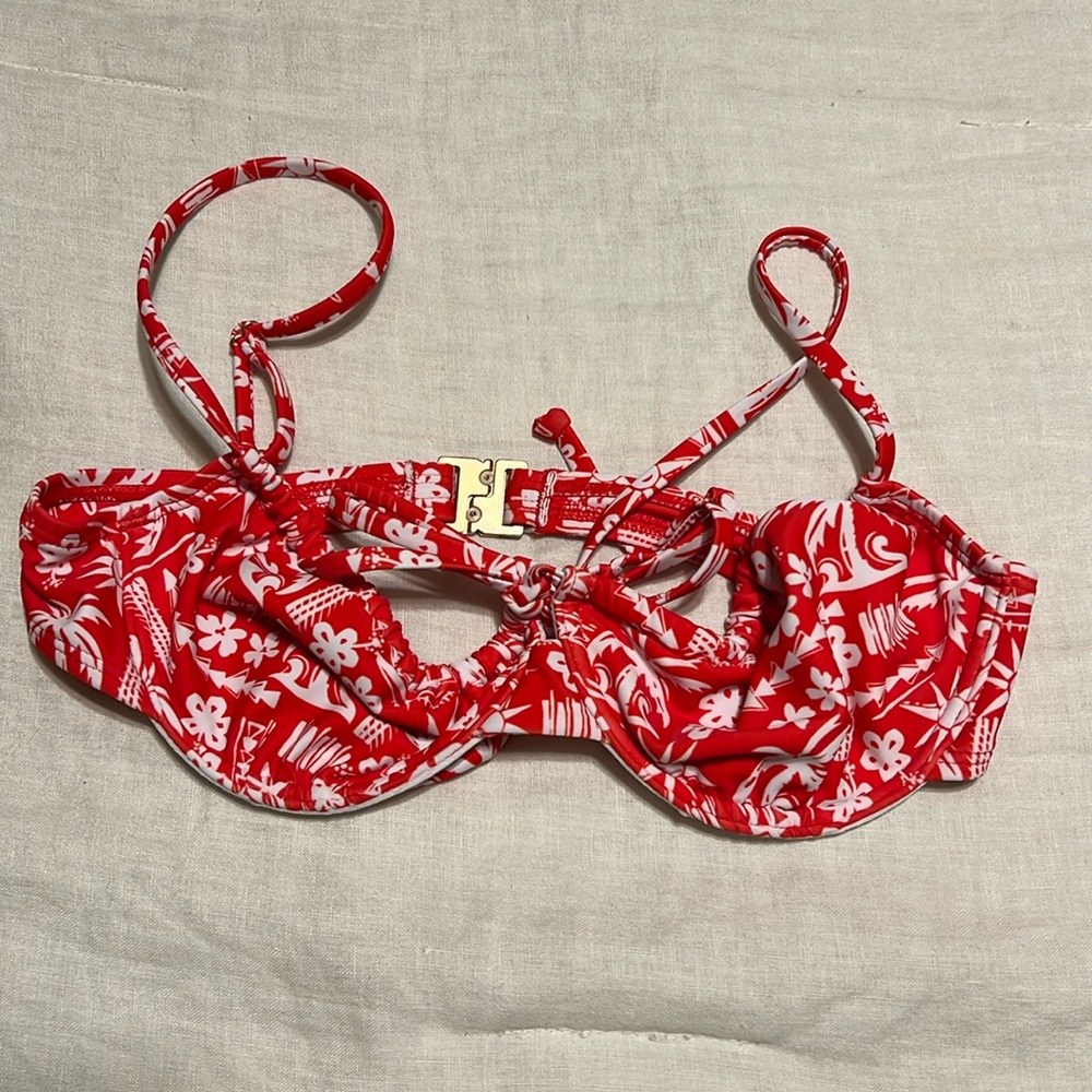 Kulani Ruched Underwire Bra bikini top in Hula Hibiscus